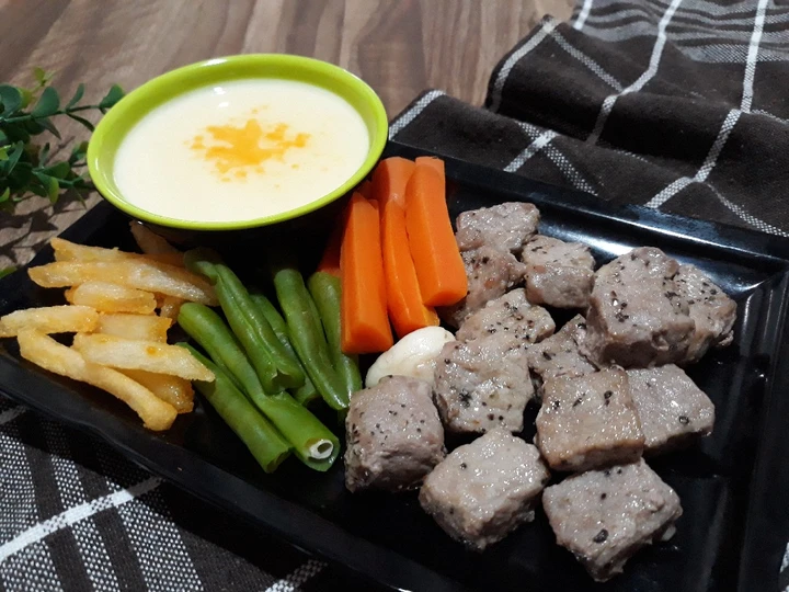 Langkah Mudah untuk Menyiapkan Resep SAIKORO BEEF STEAK SAUS KEJU 👍 yang Menggugah Selera Anti Ribet, Uenak Banget