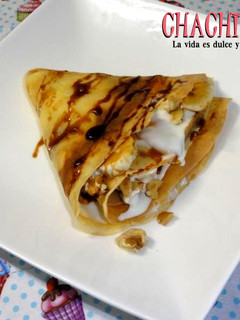 Una foto de Crepes de platano con caramelo y yogur (sin gluten y sin lactosa)