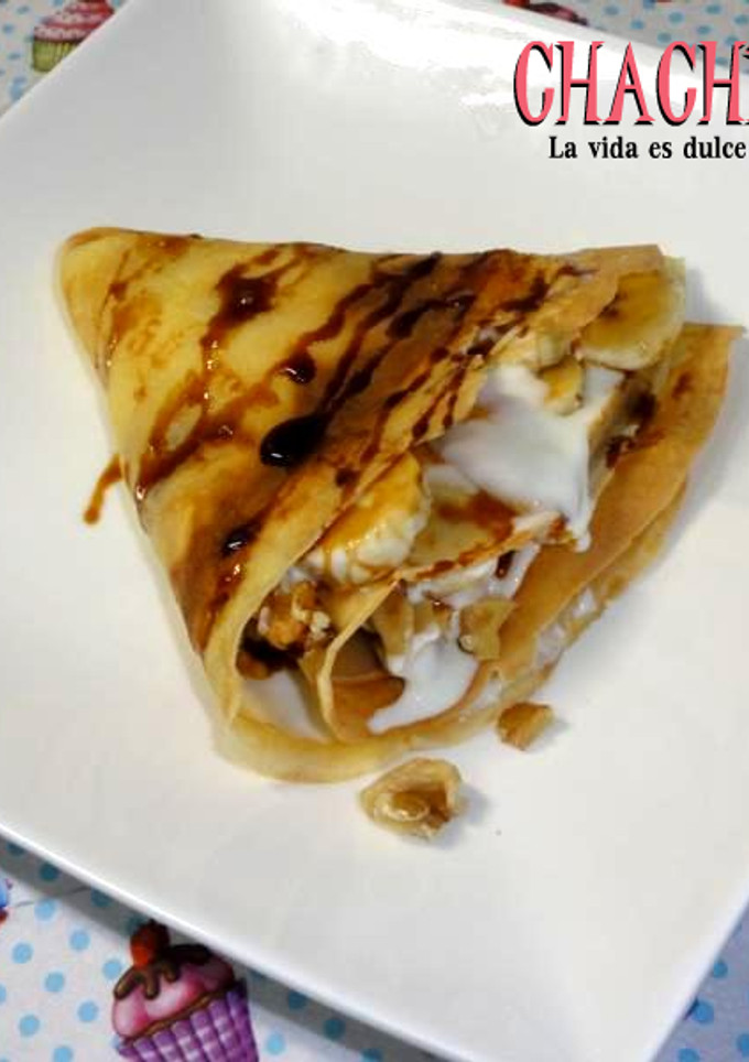 Una foto de Crepes de platano con caramelo y yogur (sin gluten y sin lactosa)
