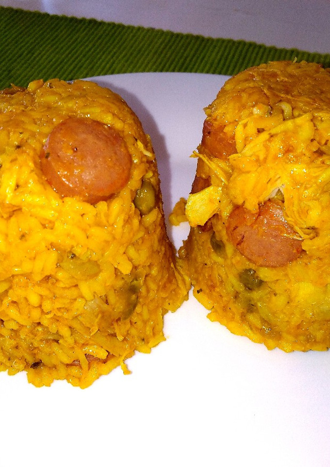 Una foto de Arroz con pollo estilo colombiano