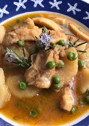 Foto principal de Guisadito de potón con caldo de rape