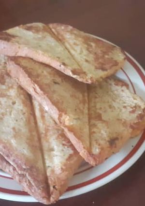 A picture of French toast.