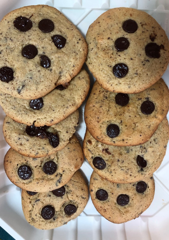 Una foto de Galletas con chispas de chocolates con harina de almendra