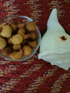 உளுந்து இனிப்பு போண்டா செய்முறை முக்கிய புகைப்படம்