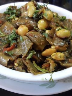 घेवडा भाजी (ghevda bhaji recipe in marathi) रेसिपी चे मुख्य फोटो
