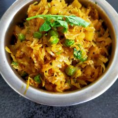 A picture of Cabbage-Peas-Potato Subzi.