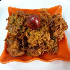 A picture of Khichdi fritters.
