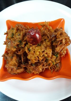A picture of Khichdi fritters.