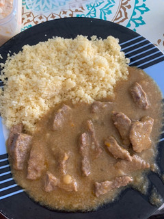 Una foto de Ternera en salsa con cous cous👌