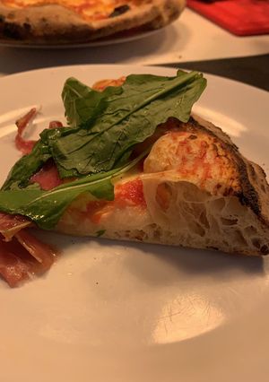 Una foto de Pizza napolitana