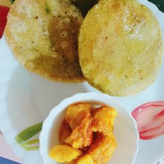 A picture of Peas kachori and hing aloo.