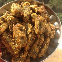 A picture of Methi Kansaar Muthias.