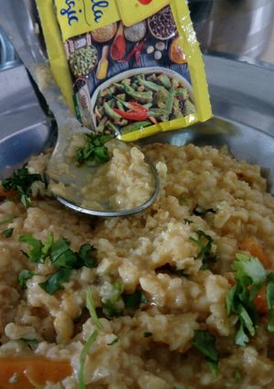 મેગી વિથ ઓટ્સ (Maggi Oats Recipe In Gujarati) રેસીપી મુખ્ય ફોટો