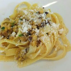 Tagliatelle with mushrooms and saffron A picture of Tagliatelle with mushrooms and saffron.