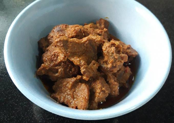 Rendang daging sapi