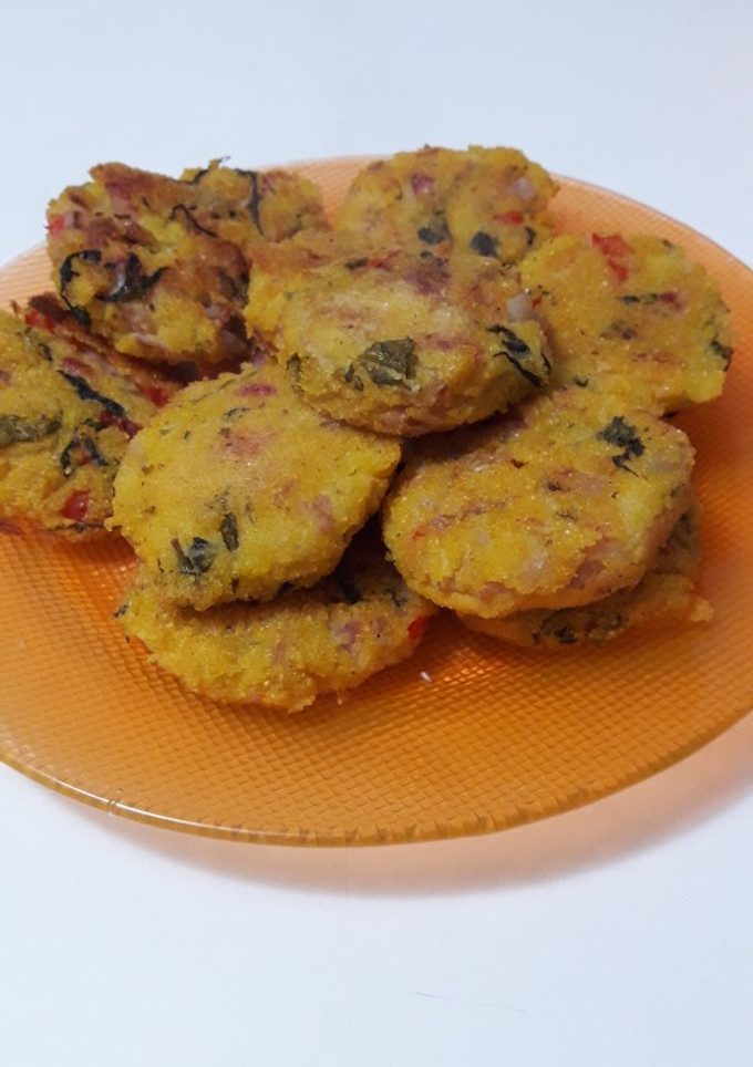 Una foto de Bocadillos de polenta y rabanitos