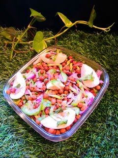 ছোলা এগ চাট(Chola egg chaat recipe in Bengali) রেসিপির প্রধান ছবি