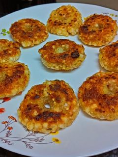 साबूदाना वड़ा (sabudana vada recipe in Hindi) रेसिपी मुख्य फोटो