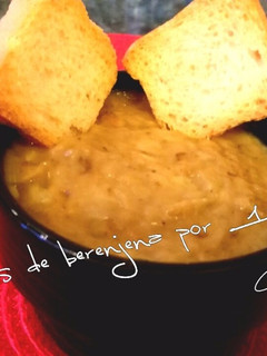 Una foto de Hummus de berenjena
