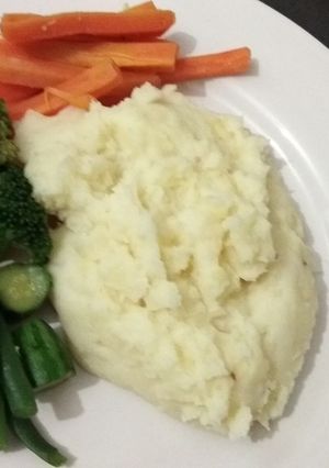 A picture of Healthy vegetable lunch.