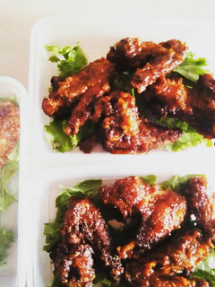 A picture of Peppered chicken wings.