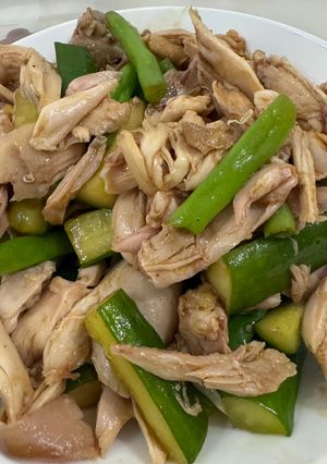 辣鮪魚涼拌雞肉小黃瓜 的食譜成品照片