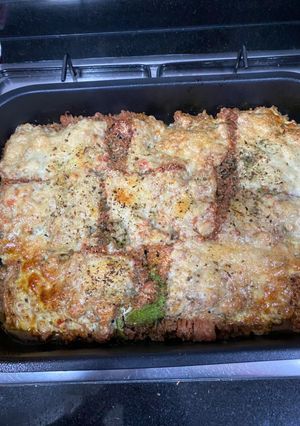 Una foto de Panqueques keto-Grez de espinaca con ricota en salsa boloñesa
