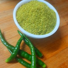 A picture of Green Chilli Powder.