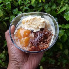A picture of Peach cobbler.