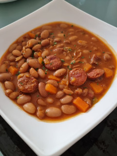 Una foto de Alubias con Chorizo Versión 1