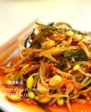 烤肉搭配的韓式涼拌黃豆芽蔥絲，콩나물무침