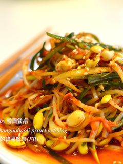 烤肉搭配的韓式涼拌黃豆芽蔥絲,콩나물무침 的食譜成品照片