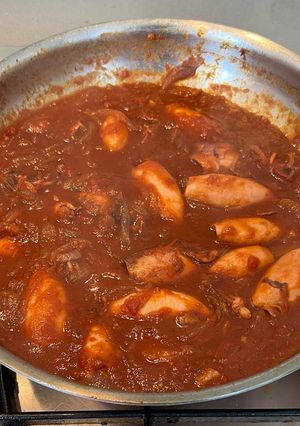 Una foto de Chipirones al Tomate