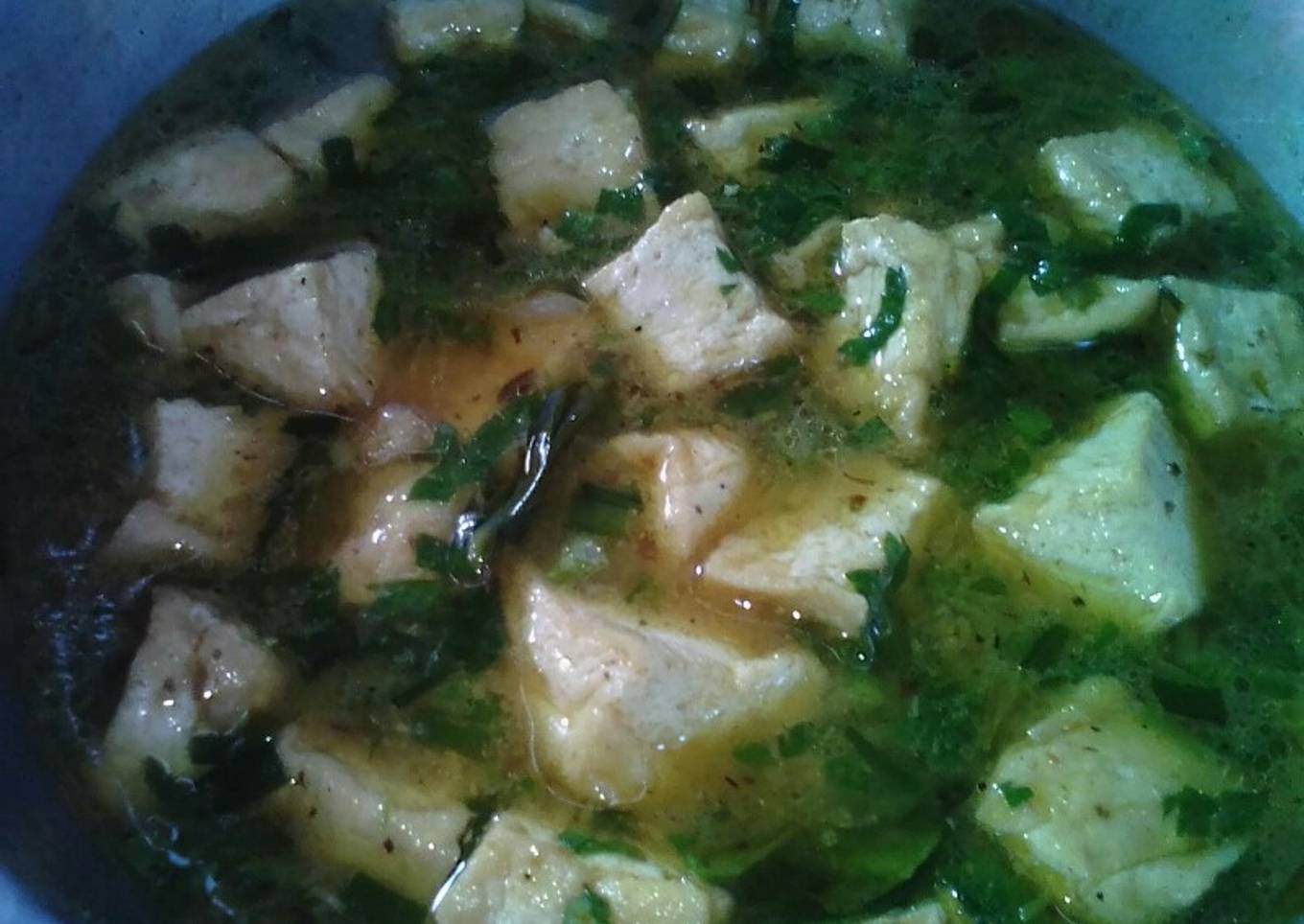 Bagaimana Menyiapkan Kuah Soto Tahu Putih, Lezat