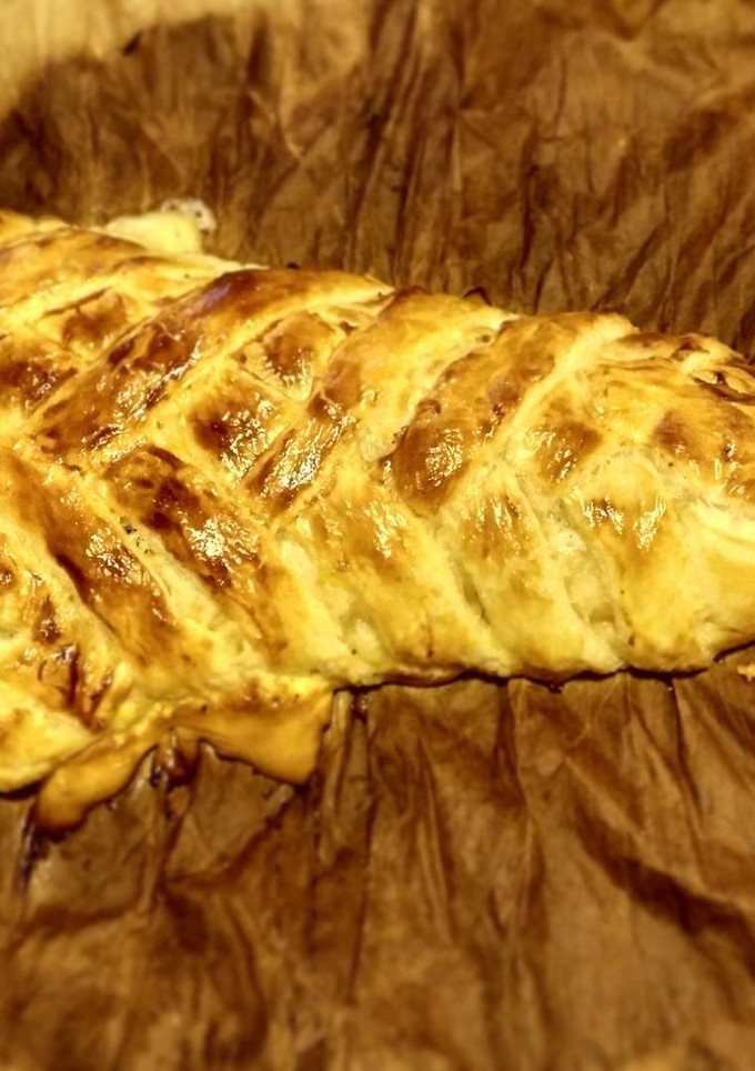 Una foto de Hojaldre relleno de salmón