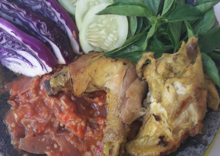 Lalapan Ayam Kampung Bumbu Lengkap