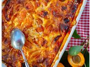 Une photo de clafoutis abricot