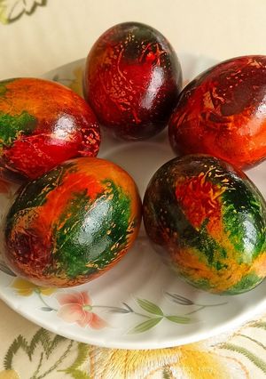 Tojásfestés batikolva recept fotója