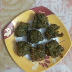 A picture of Palak or muli ke patton ke pakore.