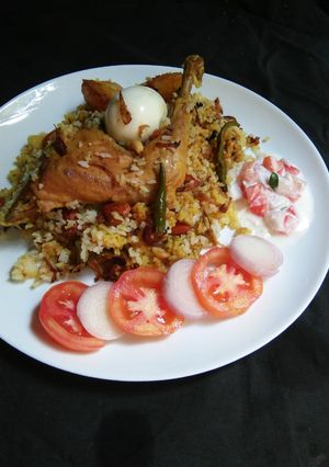 A picture of Bengali Chicken Biryani.