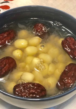 Hình của món Chè Sen Yến Táo đỏ.