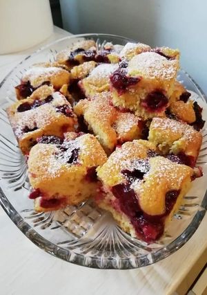 Gyors kevert meggyes recept fotója