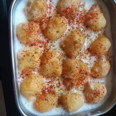 A picture of Dahi vada.