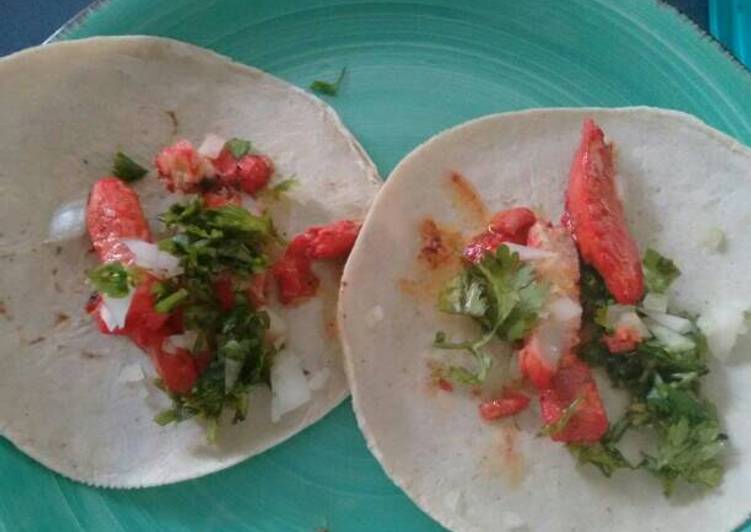 Tacos de filetes de pescado al pastor. ॐ