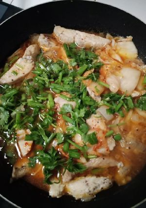 Hình của món Gà xào kim chi.