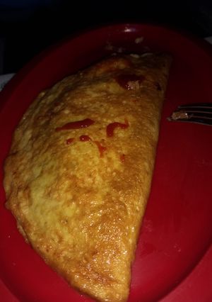 Una foto de Desayuno, Omelette relleno de Marlyn y queso