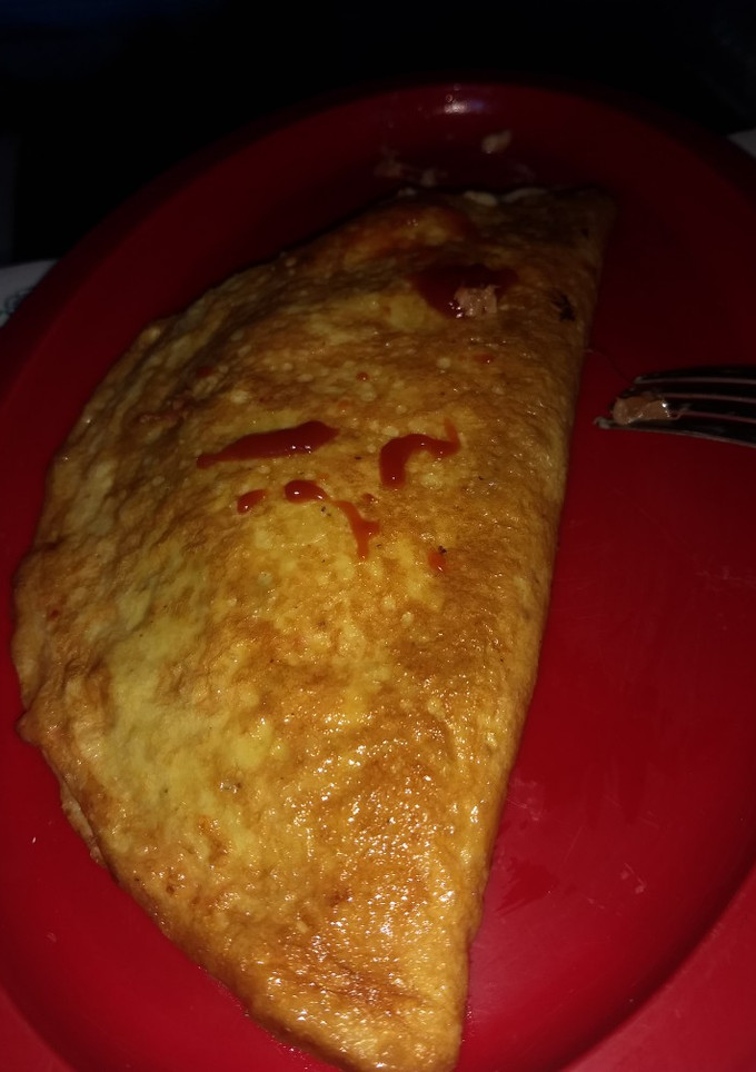 Una foto de Desayuno, Omelette relleno de Marlyn y queso