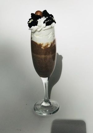 A picture of Oreo milk shake.