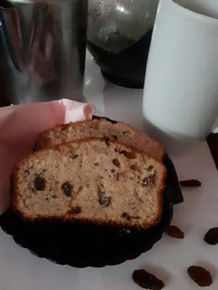 A picture of Cinnamon-sultana Tea Cake.