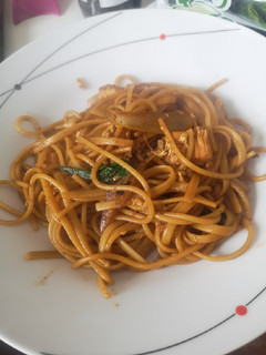 Una foto de Tallarines mie goreng